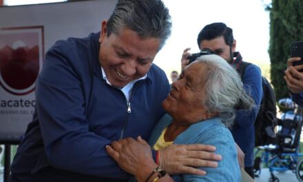 Gobernador David Monreal da soluciones para el campo, educación, salud y obra pública de Tepechitlán